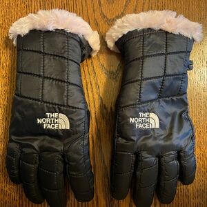 The North Face Girls Black Gloves with Light Pink Faux Fur